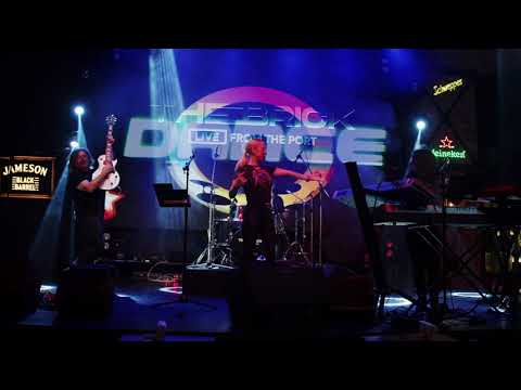 NEVER B4 - Вкусът на Времето [Live from The Brick Port]