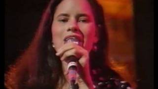 10000 Maniacs (Natalie Merchant) Live on TV Trouble Me