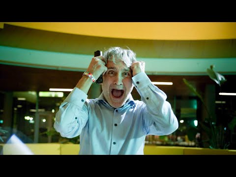 This guy’s job is terrifying!