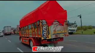 Download lagu TRUK YOUNG SKIPPER Lintas Pemalang oleng'  di kawal 'ELANO PROJECT' ⁉️ #cctvpemalangoyi mp3