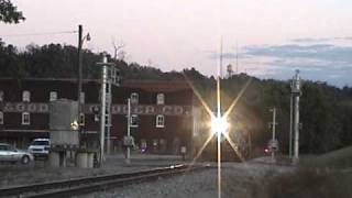 preview picture of video 'BNSF 2184 and 2027 - Hannibal, MO 9/26/10'