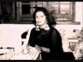 Amália Rodrigues canta Amor Sem Casa e ...