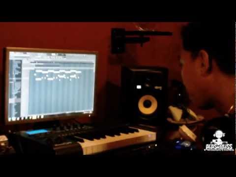 Skrooge of Alas Ng Bliss/Alas Ng Beats sampling a track