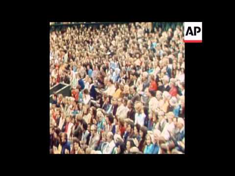 SYND 28/06/74 CONNORS BEATS DENT AT WIMBLEDON