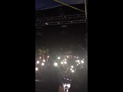 Meiaumtres no Scooba cantando Planet Hemp