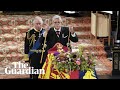 Lord chamberlain breaks wand of office and places it on Queen's coffin
