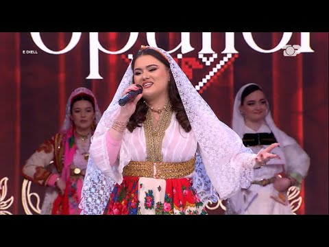 Ulqini i mrekullueshëm, nga “marrja” e nuses deri tek muzika folk - E Diell