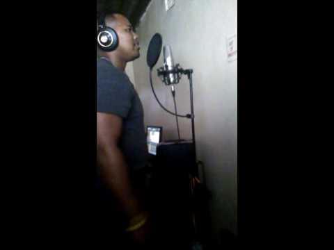 ProXnakedmynd in studio recording Ayatshis Amateki (Verse 1)