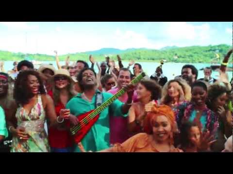 La Compagnie Créole - C'est bon pour le moral feat. Moussier Tombola (clip officiel)