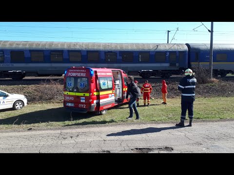 Camion încărcat cu bolțari, lovit de tren la Liteni