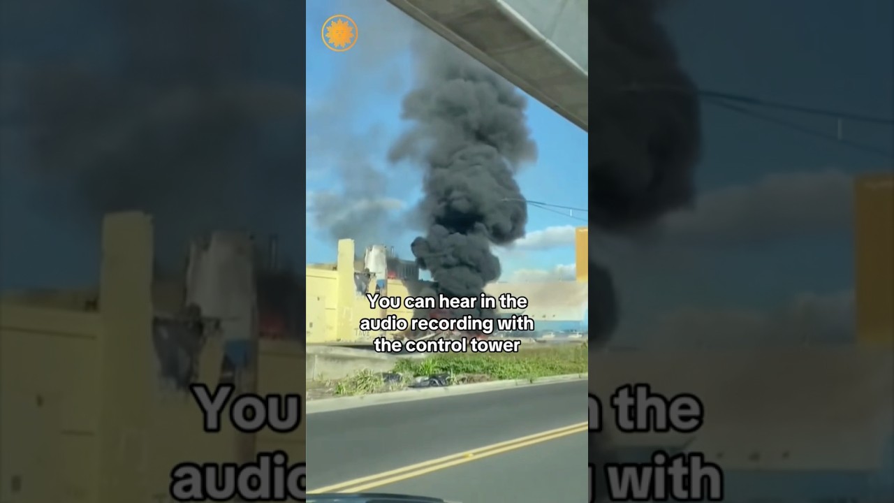 Plane crashes near Honolulu airport #shorts