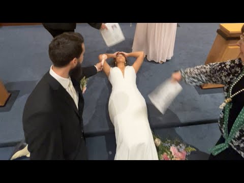 Bride Faints at Her Wedding After Saying 'I Do'