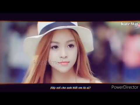 Okulda Herkes Kızla Alay Ediyor Yakışıklı Erkek Kıza Aşık Oluyor