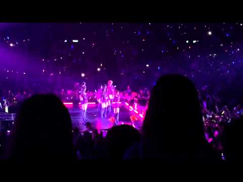 150517 FNC Kingdom 'in HK AOA