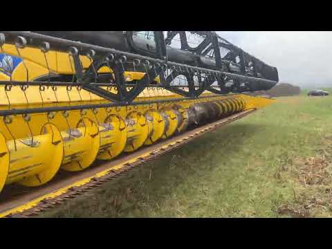 Video: New Holland CR9090 mejetærsker med 41 fods varifeed skærebord 1