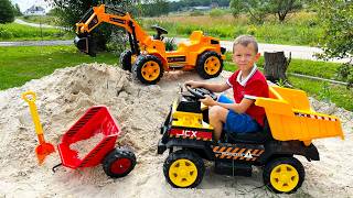 Download lagu Fun kids adventure stuck and the mud with Sofia and Max mp3