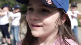 I bambini della Scuola Primaria Alessandra Siracusa di Palermo cantano Basta Poco di Ornella Vanoni