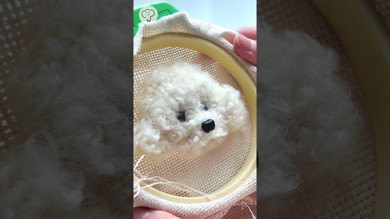 【パンチニードル犬】プードルのブローチ🐶#パンチニードル#フリーステッチングニードル#handmade#satisfying
