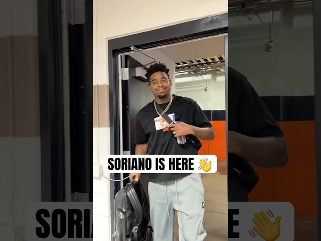 Vídeo relacionado con Team Jose Berrios Lifetime Member Toronto Baseball Player Camiseta