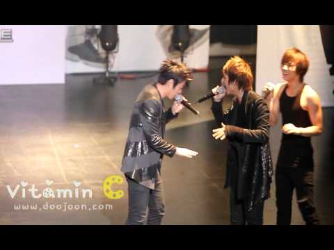 [FANCAM] 110126 Dongwoon vs Doojoon - Oasis @ BBQ Mini-Concert #1