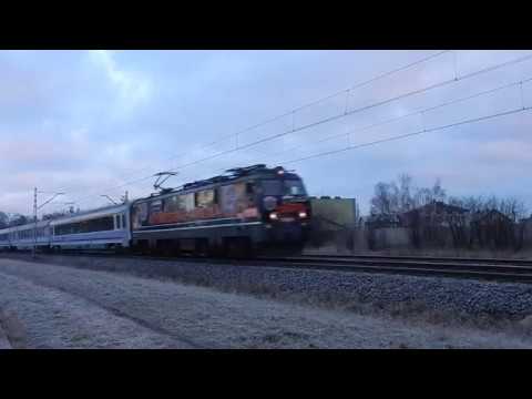 Sylwestrowa okleina na EP09-009 z EIC Krzywousty do stolicy.