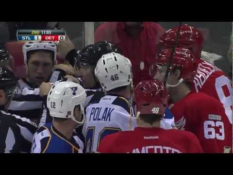 Wings vs Blues Scrum (December 27th, 2011) [HD]