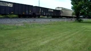 preview picture of video 'Norfolk Southern Freight Trains in Fairborn, Oh 2009'