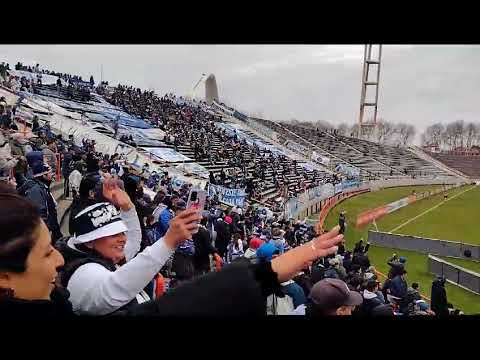 "cancion esa que siempre te sigue en las buenas y en las malas...La Brava Ay Pa Todos Argentina......" Barra: La Brava • Club: Alvarado