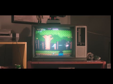 Stranger Things Episode 5x03 : Boy plays arcade version of Ghosts'n''Goblins on Nintendo Nes . BAD