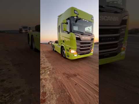 Scania 560 R super pôr do sol em itumbiara  Goias