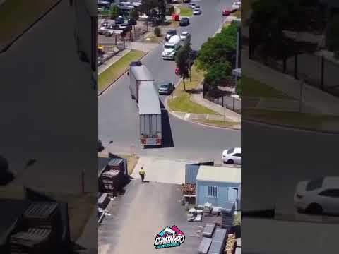 MANOBRA DE MESTRE! SERÁ QUE VOCÊ CONSEGUIA ESTACIONAR ASSIM?