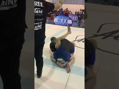 Bjj Midlands pro blue belt 70kg match (im the one in blue shorts)