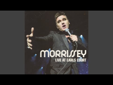 Video thumbnail for Subway Train / Munich Air Disaster 1958 (Live At Earls Court)
