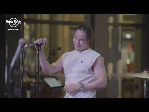 She's back - ព្រាប សុវត្ថិ | Live performance by ហួន សំអុល | Seawolf Band