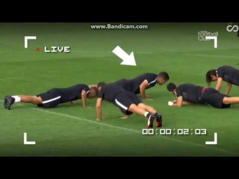 Hatem Ben Arfa is busy on PSG training - funny push ups,now you know why he doesn't play!
