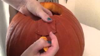2013 Pumpkin Carving - The Cave and the Wolf - Episode 7