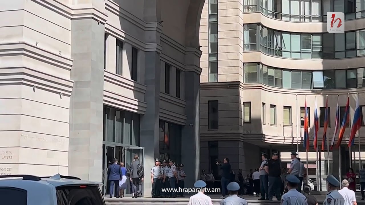 Սերգեյ Լավրովի այցին ընդառաջ ԱԳՆ եկավ ՀՀ–ում ԱՄՆ դեսպանը