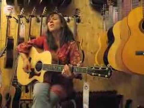 Polly Paulusma - Guitar Shop Tour - Track 1 - Day One