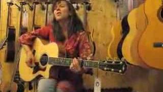 Polly Paulusma - Guitar Shop Tour - Track 1 - Day One