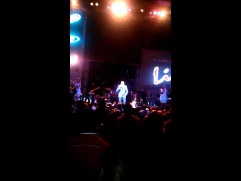 Peabo Bryson had KC live!!!! Sing Peabo