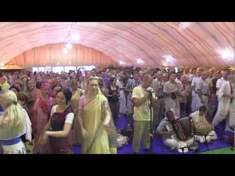 H.H. Gopal Krishna Goswami, Moscow 05.08.2012 Kirtan