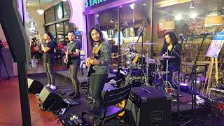 Download lagu NASTIA - TANPAMU LIVE (HURU HARA) mp3