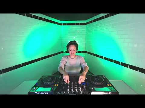 CHISANA / 124 BPM - 076 BASS STATION