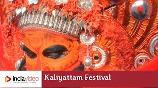 Getting ready for the Kaliyattam Festival, Madayi Kavu, Kannur 