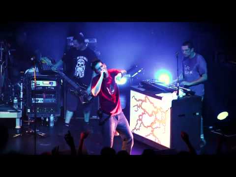 Le Peuple de l'Herbe   Back Against The Wall