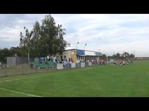 Kibice LZS Mechnice po wygranej 6-2 z LZS Starościn