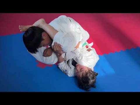 女子VS男子柔術スパーリング1