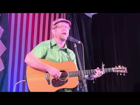 Old Man Luedecke singing about relationships, Cobargo Folk Festival, 02/03/25