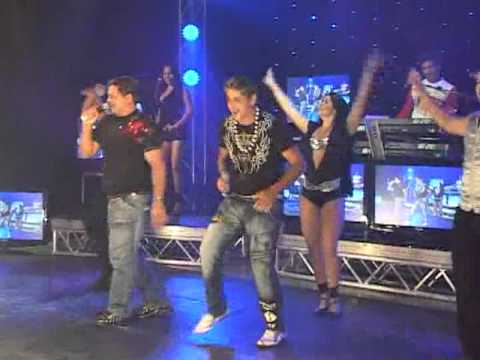 OS FERAS DO BAILE - ABRE A MALA DO CARRÃO