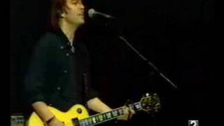 LOS SECRETOS;  el hotel del amor + qué solo estás.